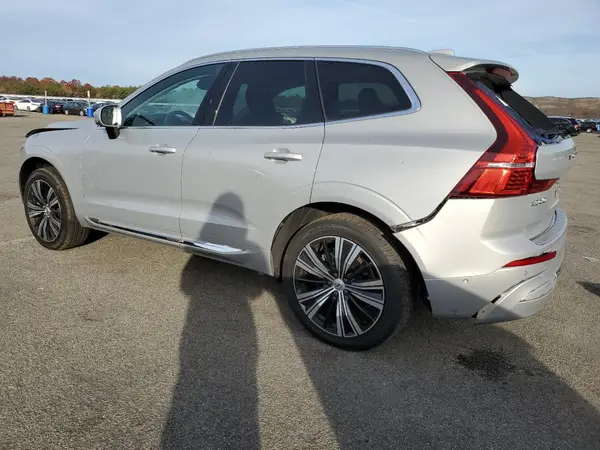 YV4062RLXN1086858 2022 VOLVO XC60 - Image 2
