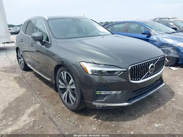 YV4062RLXN1087637 2022 VOLVO XC60 - Image 1