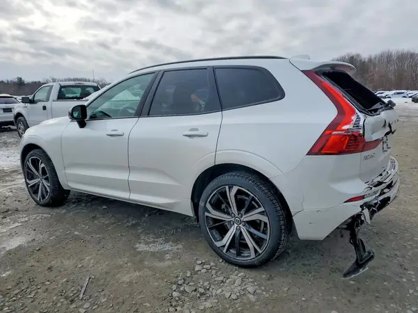 YV4062RM0N1044725 2022 VOLVO XC60 - Image 2