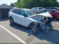 YV4062RM5N1071144 2022 VOLVO XC60