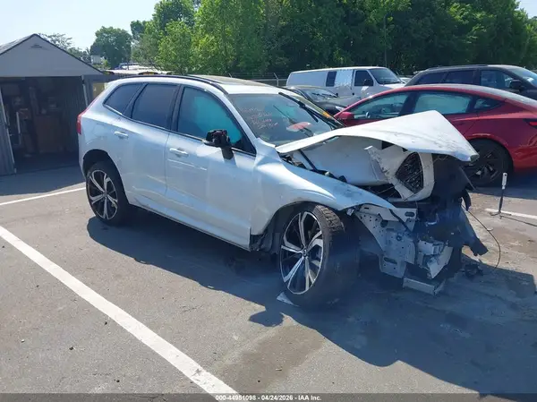 YV4062RM5N1071144 2022 VOLVO XC60 - Image 1