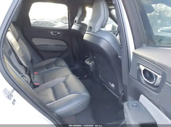 YV4062RM6N1905972 2022 VOLVO XC60 - Image 8