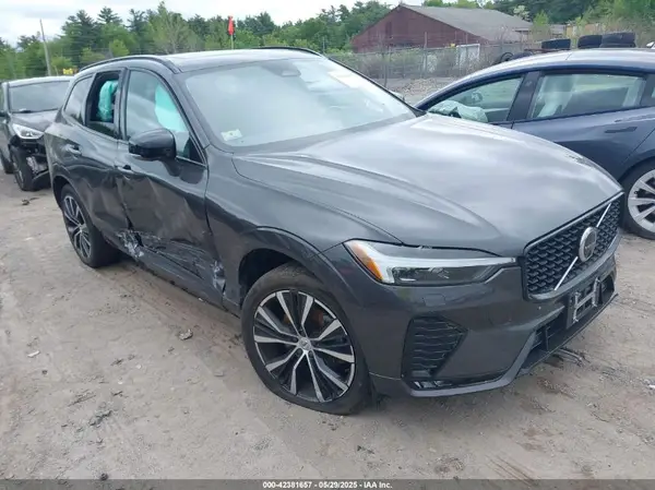 YV4062RX3P1238842 2023 VOLVO XC60 - Image 1