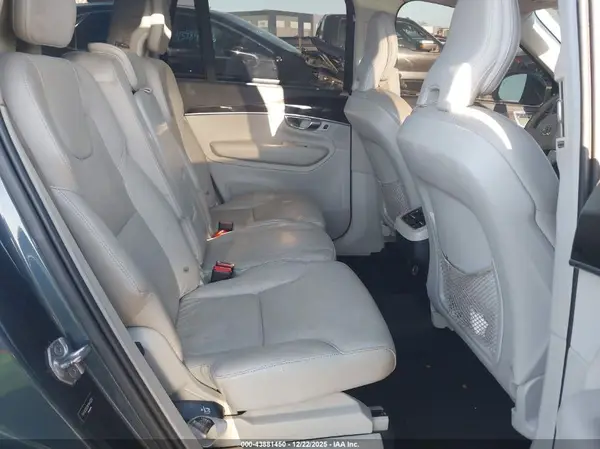 YV4102CK0K1449332 2019 VOLVO XC90 - Image 8