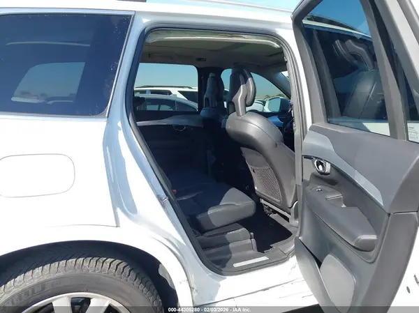 YV4102CK1J1370332 2018 VOLVO XC90 - Image 8