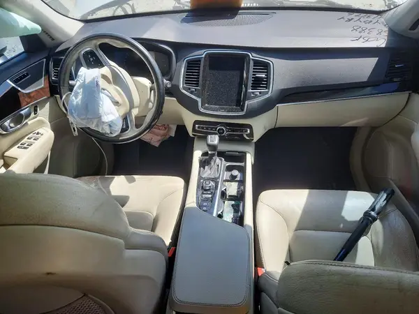 YV4102CK1K1418784 2019 VOLVO XC90 - Image 8