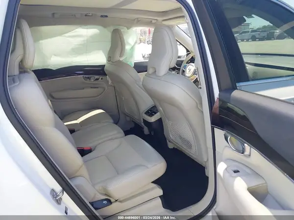 YV4102CK2K1512821 2019 VOLVO XC90 - Image 8
