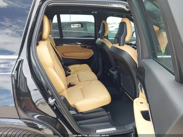 YV4102CK3J1342614 2018 VOLVO XC90 - Image 8