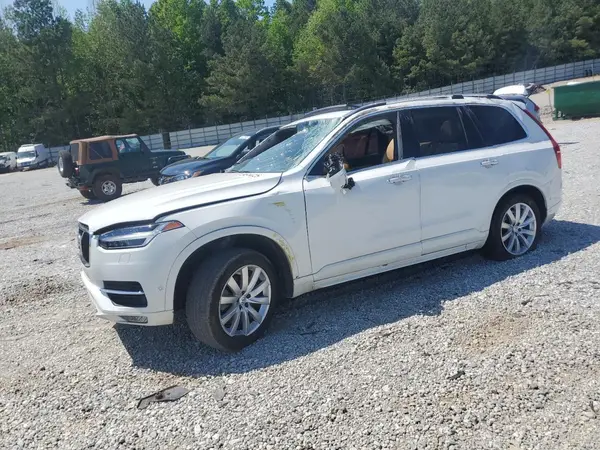 YV4102CK3J1347943 2018 VOLVO XC90 - Image 1