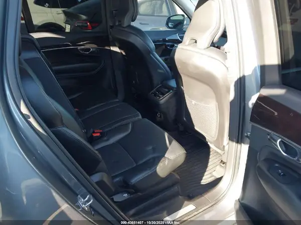 YV4102CK3K1499190 2019 VOLVO XC90 - Image 8