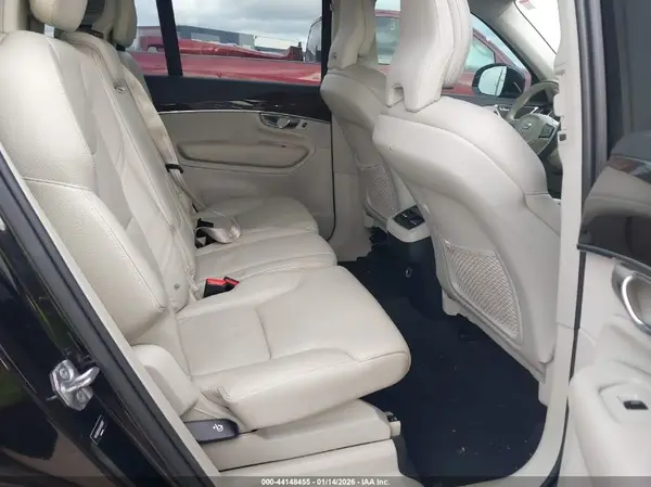 YV4102CK4K1439287 2019 VOLVO XC90 - Image 8