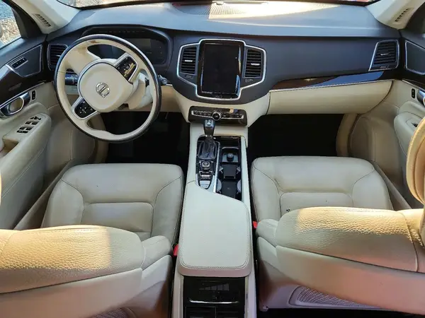YV4102CK5K1445437 2019 VOLVO XC90 - Image 8