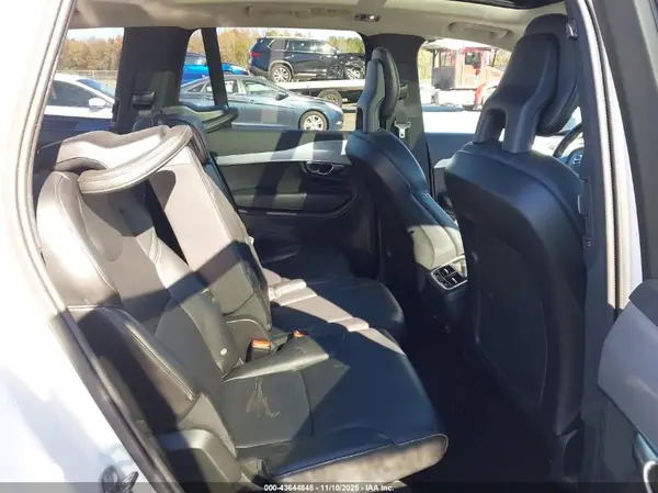 YV4102CK6J1355311 2018 VOLVO XC90 - Image 8
