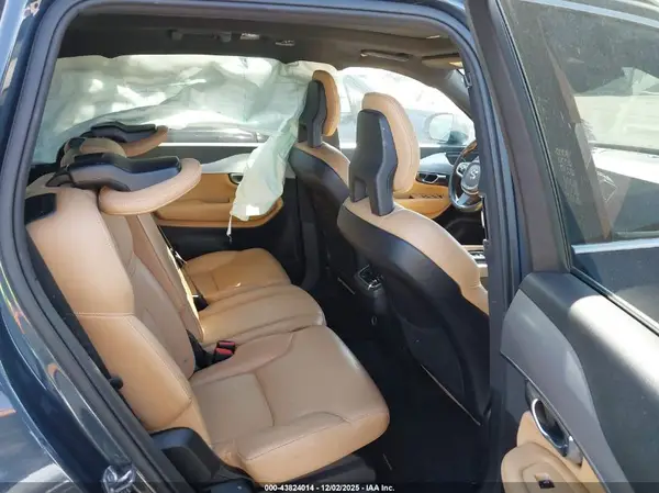 YV4102CK6J1363991 2018 VOLVO XC90 - Image 8