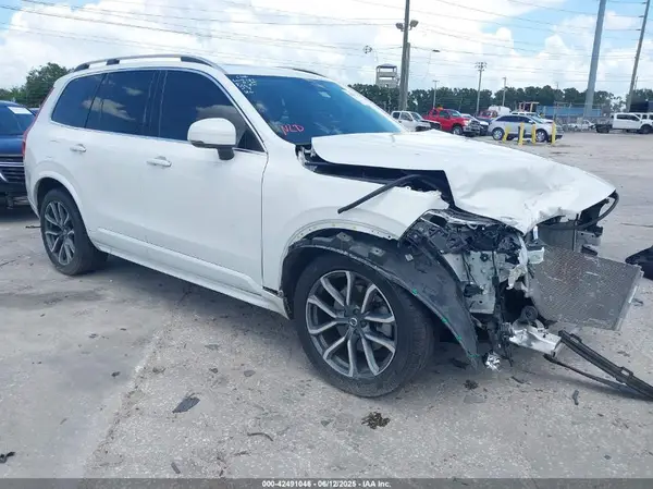 YV4102CK6K1424242 2019 VOLVO XC90 - Image 1