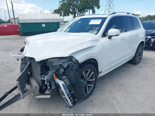 YV4102CK6K1424242 2019 VOLVO XC90 - Image 2