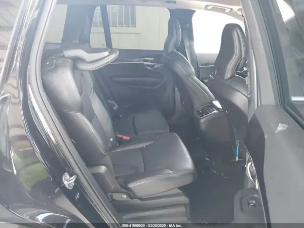 YV4102CK6K1494405 2019 VOLVO XC90 - Image 8