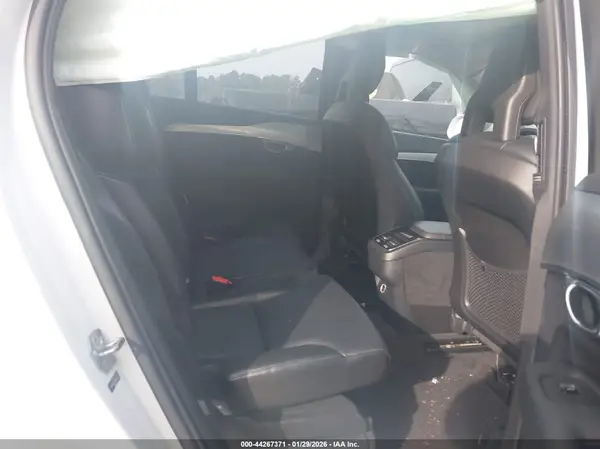 YV4102CK7J1334757 2018 VOLVO XC90 - Image 8