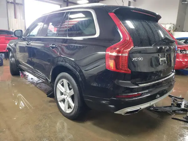 YV4102CK7M1695703 2021 VOLVO XC90 - Image 2