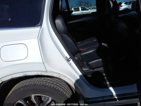 YV4102CK8J1355326 2018 VOLVO XC90 - Image 8