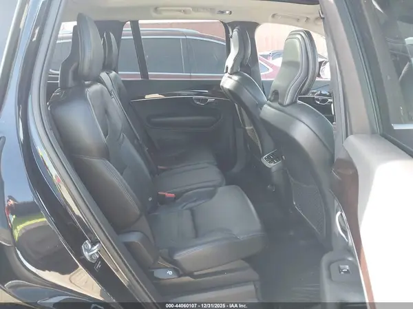 YV4102CK8K1499573 2019 VOLVO XC90 - Image 8