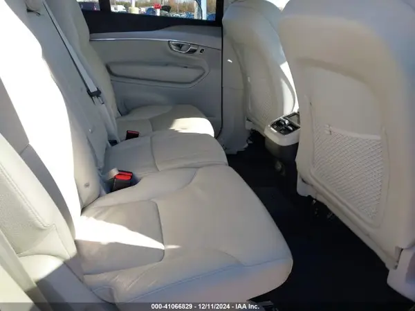 YV4102CK8N1853905 2022 VOLVO XC90 - Image 8