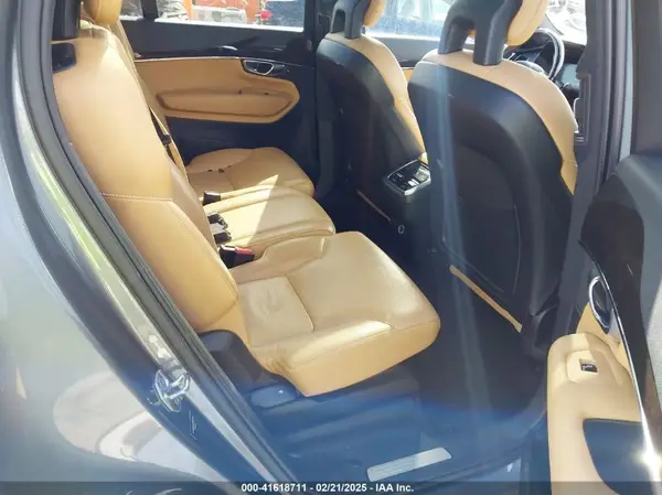 YV4102CK9J1342777 2018 VOLVO XC90 - Image 8