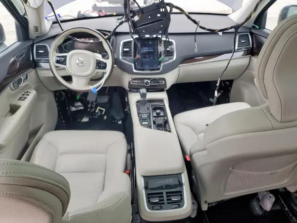 YV4102CK9K1495788 2019 VOLVO XC90 - Image 8