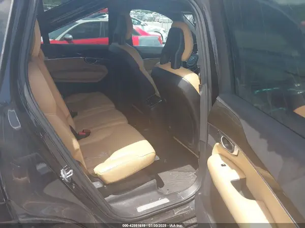 YV4102CKXJ1356638 2018 VOLVO XC90 - Image 8