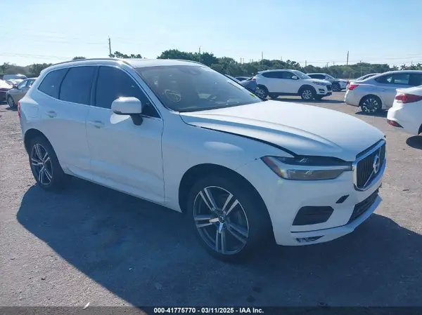 YV4102DK0M1783376 2021 VOLVO XC60 - Image 1