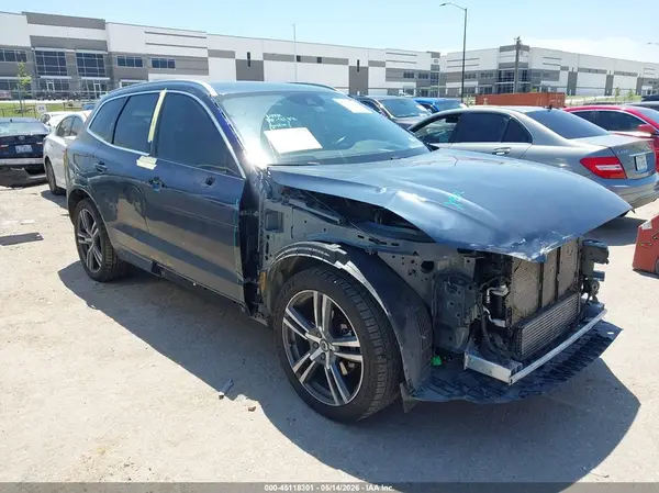 YV4102DK2L1582738 2020 VOLVO XC60 - Image 1