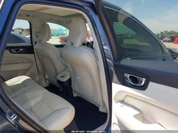YV4102DK2L1582738 2020 VOLVO XC60 - Image 8