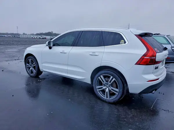 YV4102DK3M1880572 2021 VOLVO XC60 - Image 2