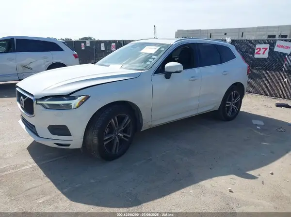 YV4102DK6L1416402 2020 VOLVO XC60 - Image 2