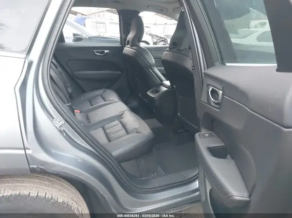 YV4102DK6L1553923 2020 VOLVO XC60 - Image 8