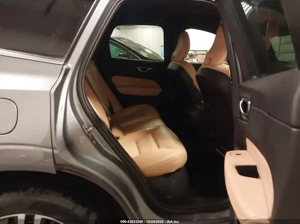 YV4102DK6L1589482 2020 VOLVO XC60 - Image 8
