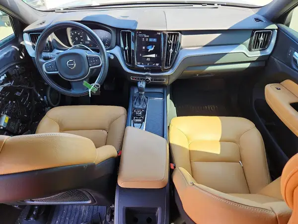 YV4102DK7L1429370 2020 VOLVO XC60 - Image 8