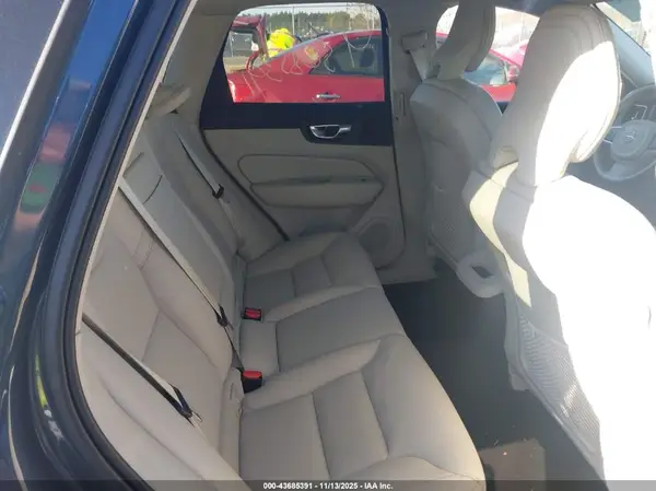 YV4102DK7L1517531 2020 VOLVO XC60 - Image 8