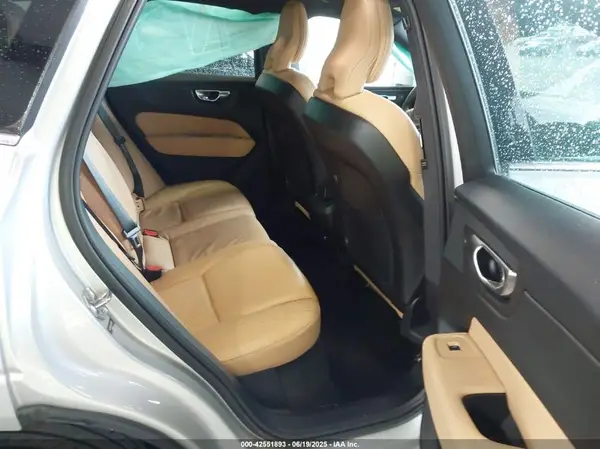 YV4102DK7L1601901 2020 VOLVO XC60 - Image 8