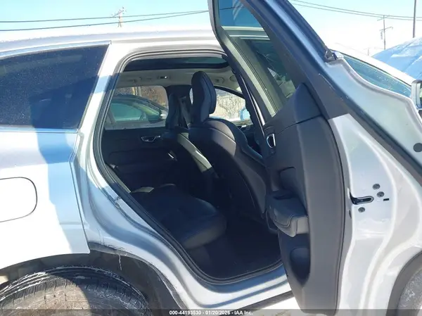 YV4102DK9L1598953 2020 VOLVO XC60 - Image 8