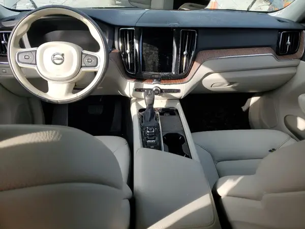 YV4102DK9M1865090 2021 VOLVO XC60 - Image 8