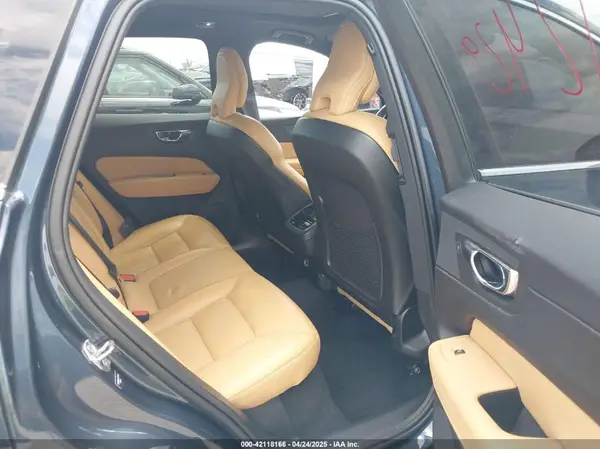 YV4102DL1L1477942 2020 VOLVO XC60 - Image 8