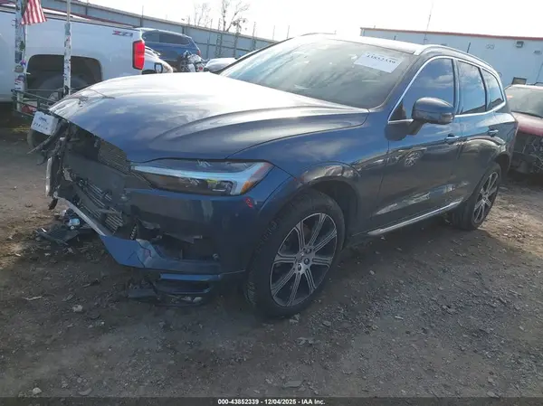 YV4102DL2M1805127 2021 VOLVO XC60 - Image 2