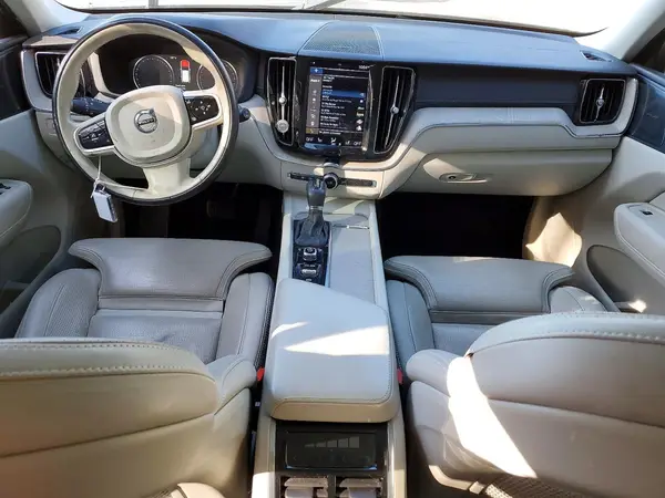 YV4102DL3M1684804 2021 VOLVO XC60 - Image 8