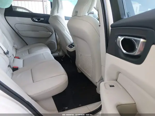YV4102DL3M1876918 2021 VOLVO XC60 - Image 8