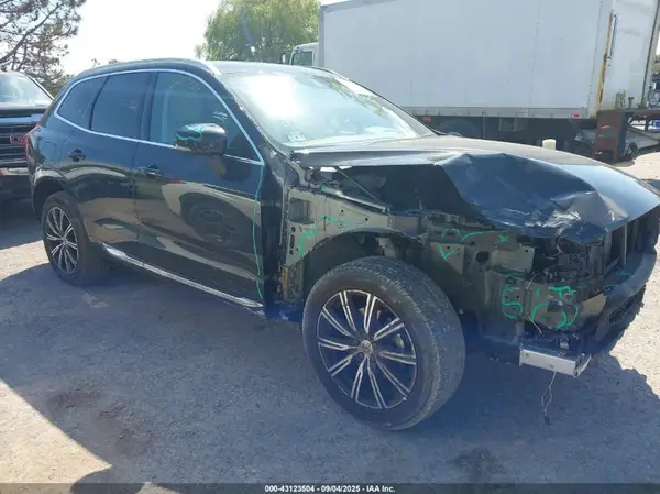 YV4102DL4M1829834 2021 VOLVO XC60 - Image 1