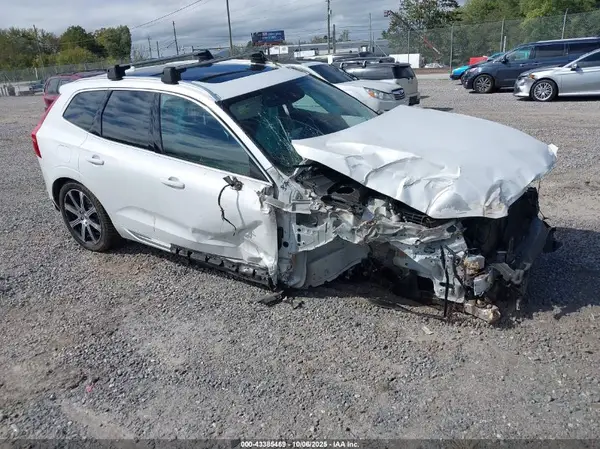 YV4102DL4M1860713 2021 VOLVO XC60 - Image 1
