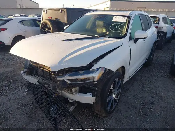 YV4102DL5M1697764 2021 VOLVO XC60 - Image 2