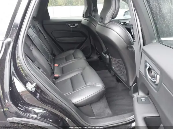 YV4102DL6M1699569 2021 VOLVO XC60 - Image 8