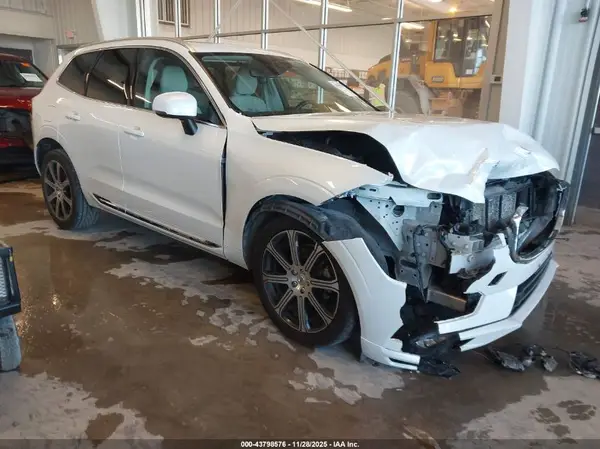 YV4102DL6M1856341 2021 VOLVO XC60 - Image 1